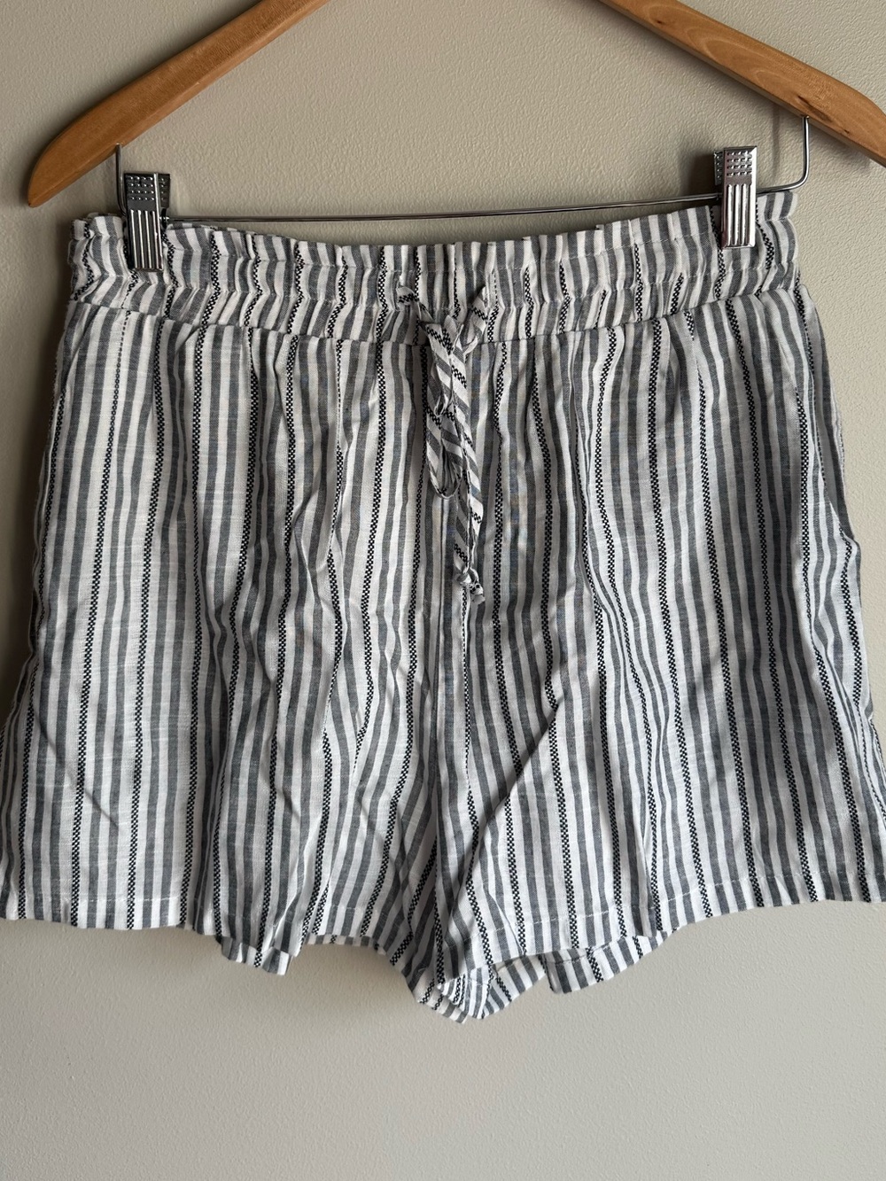 NWT Hem & Thread Grey & White‎ Striped Drawstring Shorts